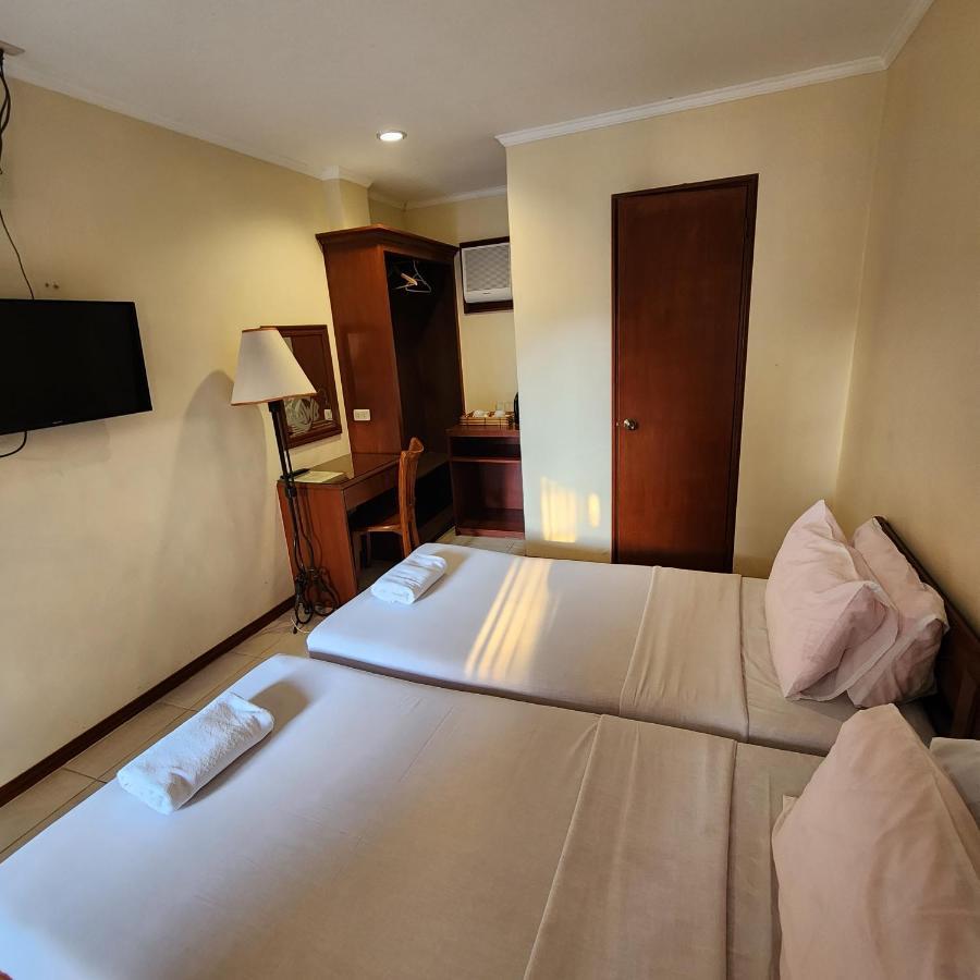 Villa Tomasa Alona Kew White Beach Resort パングラオ エクステリア 写真